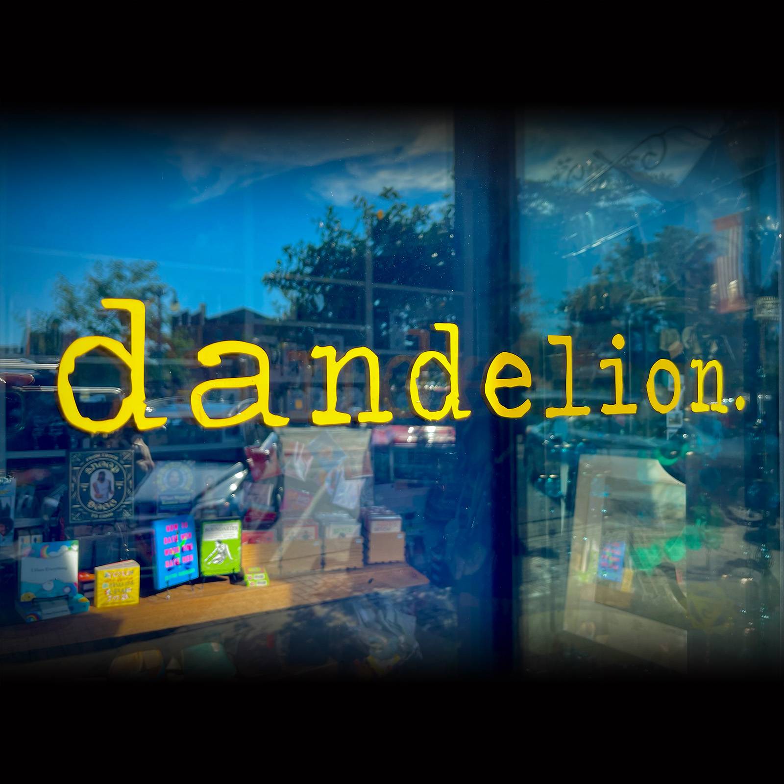 featured image thumbnail for post Dandelion Gallery 1